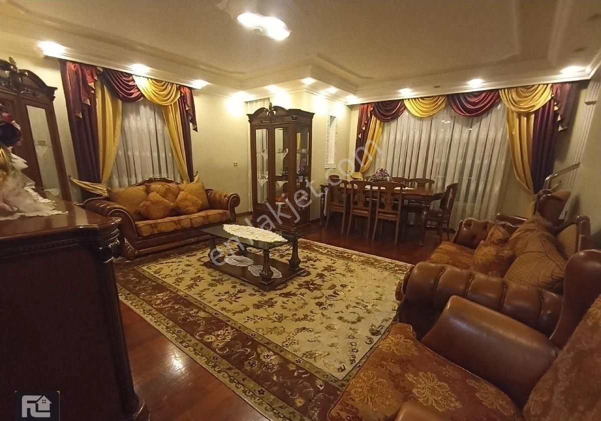 Ümraniye Esenevler Satılık Daire F-l Emlaktan Yunus Emre Çağrı Yakını 5+2 240 M2 Dubleks Daire