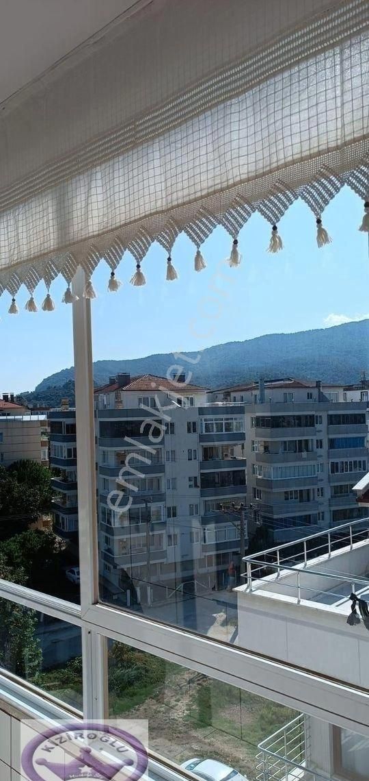 Çınarcıkta Denize Sıfır Otoparklı Deniz Manzaralı Dublex Daire - Görsel 3