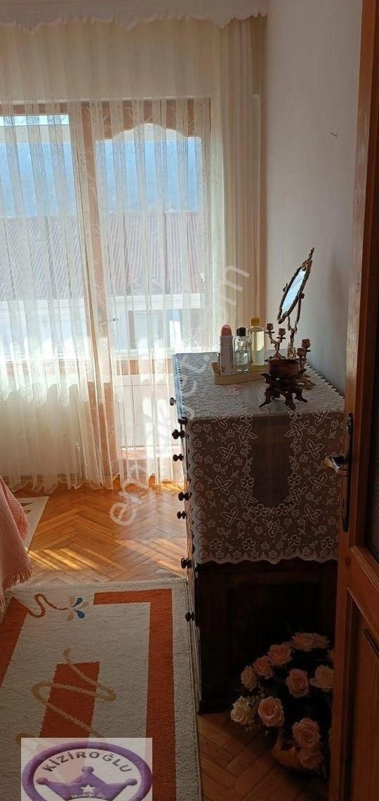 Çınarcıkta Denize Sıfır Otoparklı Deniz Manzaralı Dublex Daire - Görsel 7