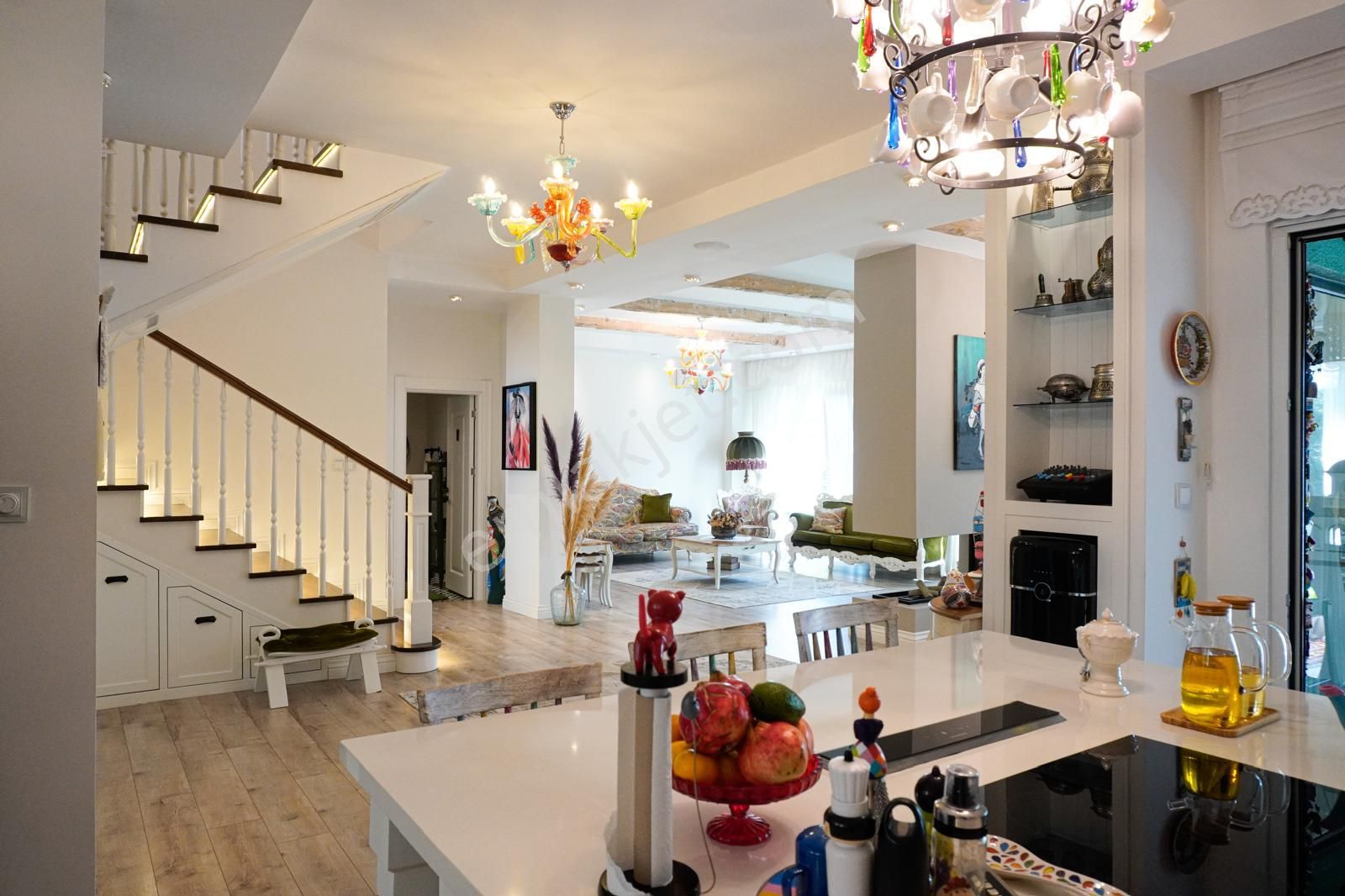 İstanbul House'dan Tepe'de Site İçi Özel Yapım 5+2 Satılık Villa - Görsel 3