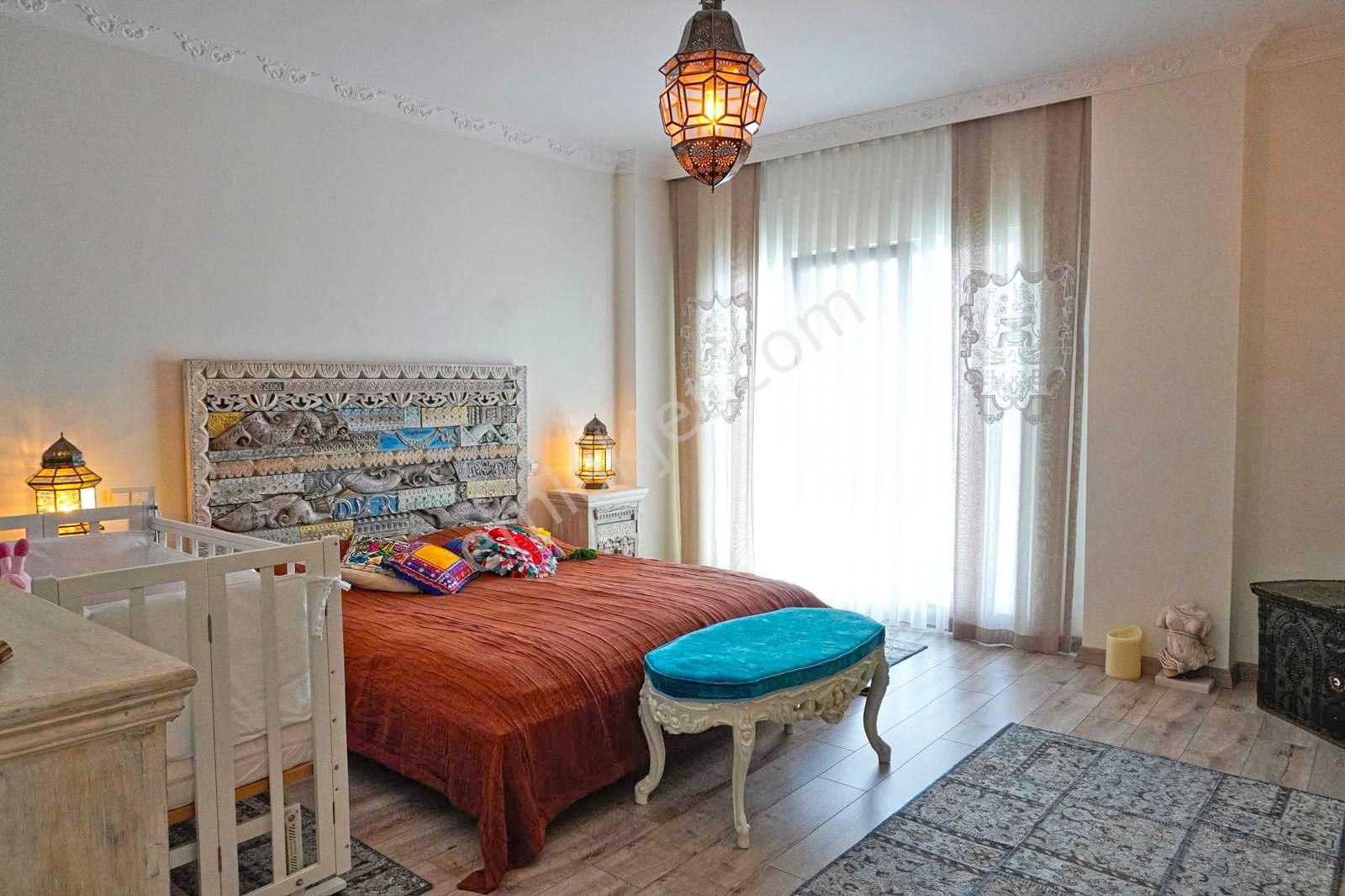 İstanbul House'dan Tepe'de Site İçi Özel Yapım 5+2 Satılık Villa - Görsel 6