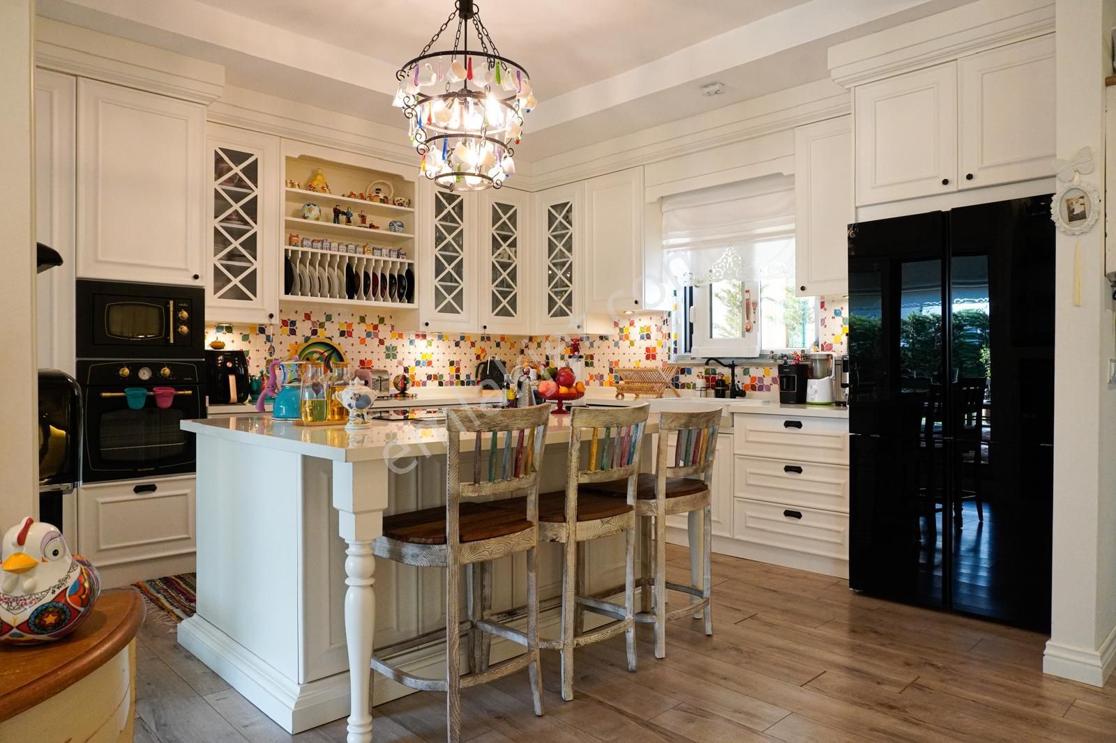 İstanbul House'dan Tepe'de Site İçi Özel Yapım 5+2 Satılık Villa - Görsel 2