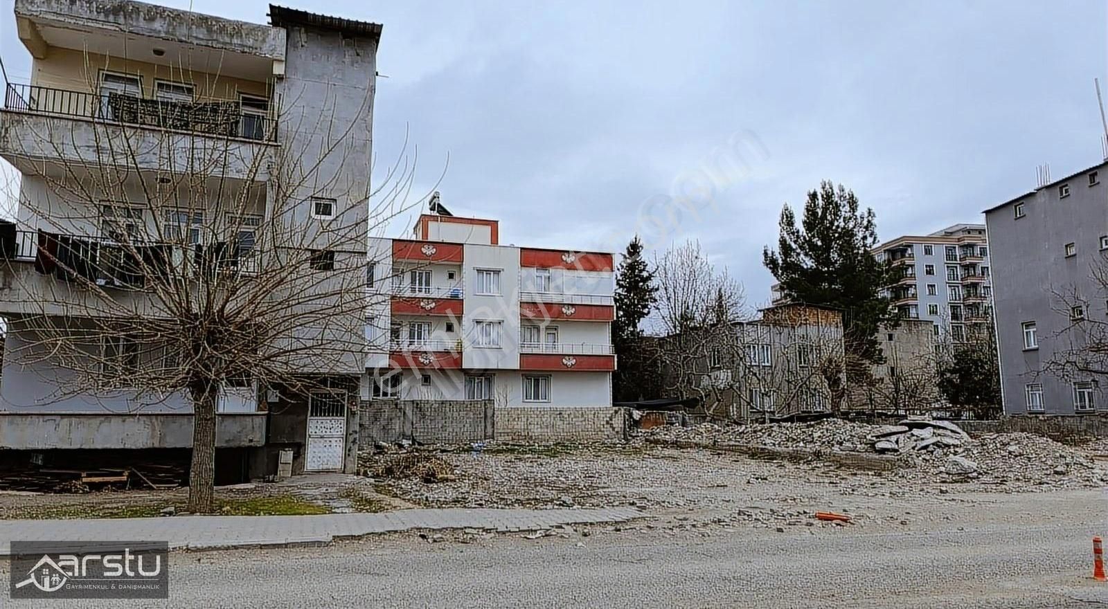Arstu Gayrimenkul Haliseden Siteler Mah. 389m2 Kiralık Arsa