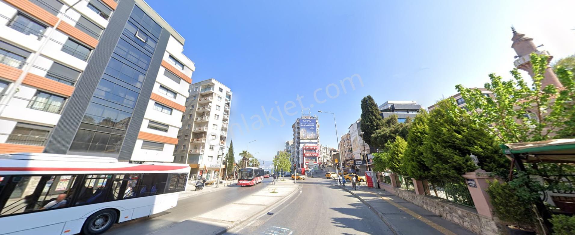 Eşrefpaşa Bayramyerinde Ferah Konumda 3+1 80 M2 Satılık Daire - Görsel 3