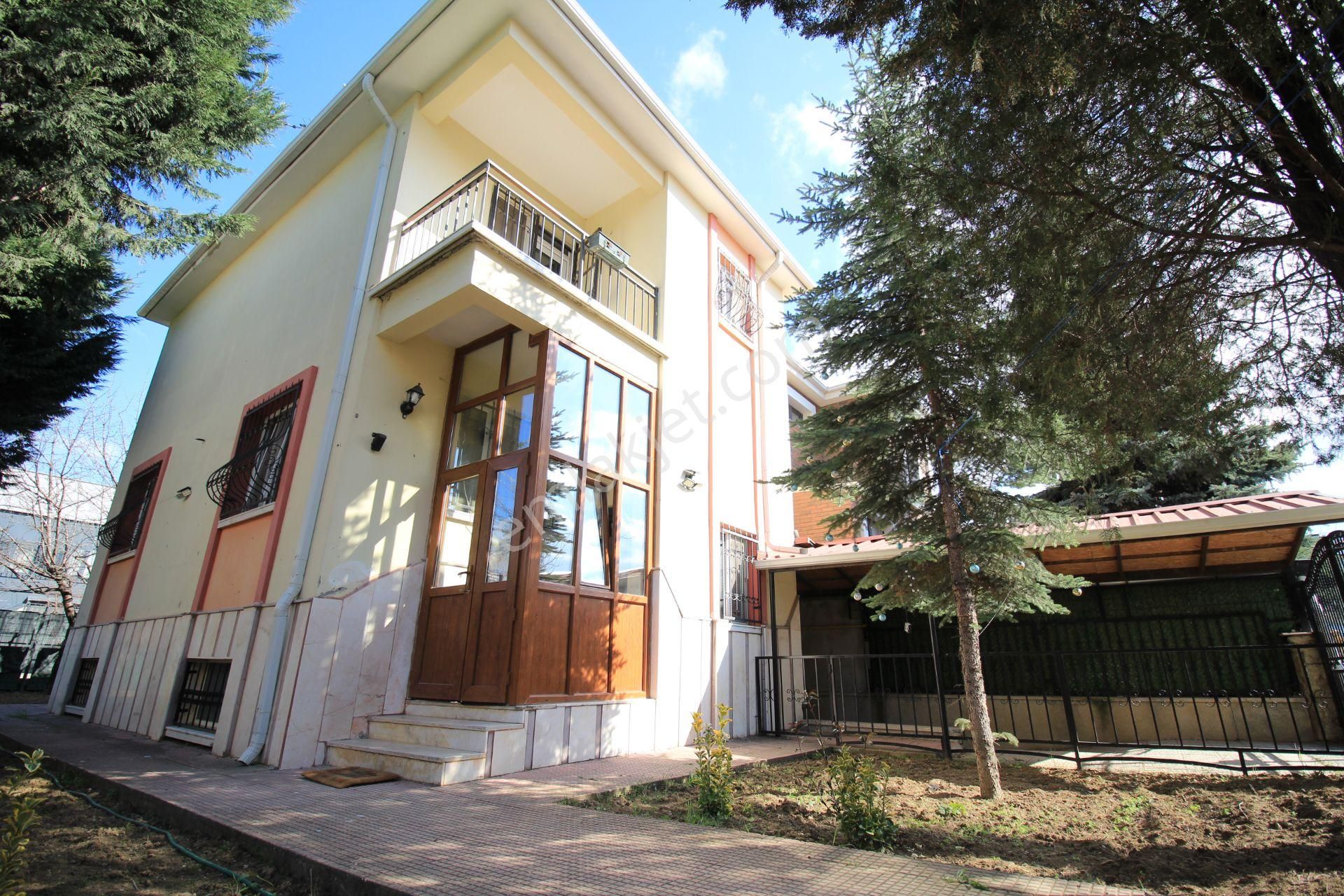 Tepebaşı Batıkent Satılık Villa Esgyo'dan Batıkent'in En Güzel Konumunda Satılık 4+1 Villa