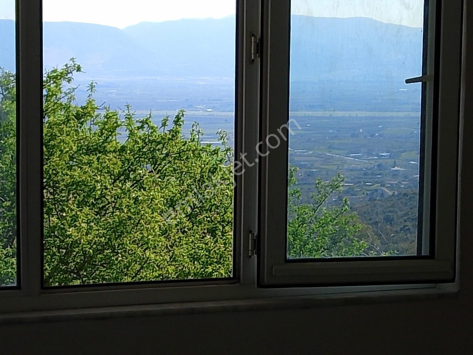 Manisa Koca Koruda 128 M2 Arsa Üzerinde Sıfıt Yapımış Müstakil 3+1 Köy Evi - Görsel 2