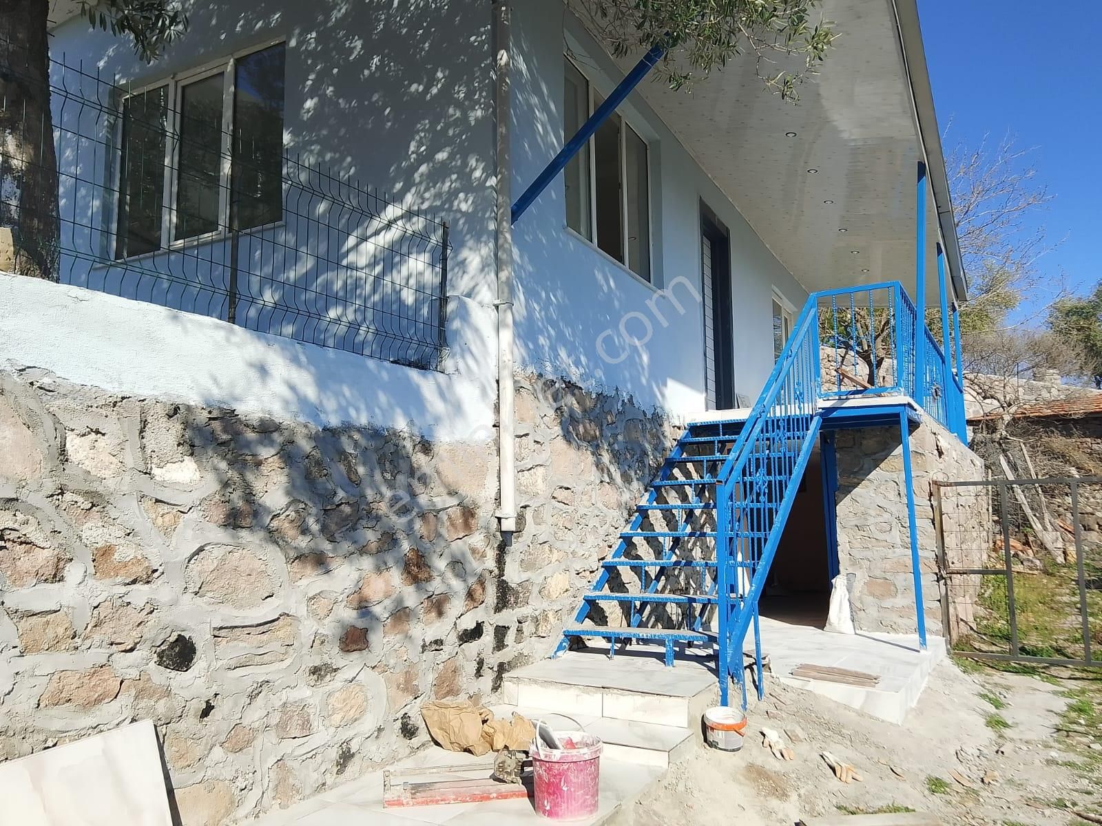 Manisa Koca Koruda 128 M2 Arsa Üzerinde Sıfıt Yapımış Müstakil 3+1 Köy Evi - Görsel 8