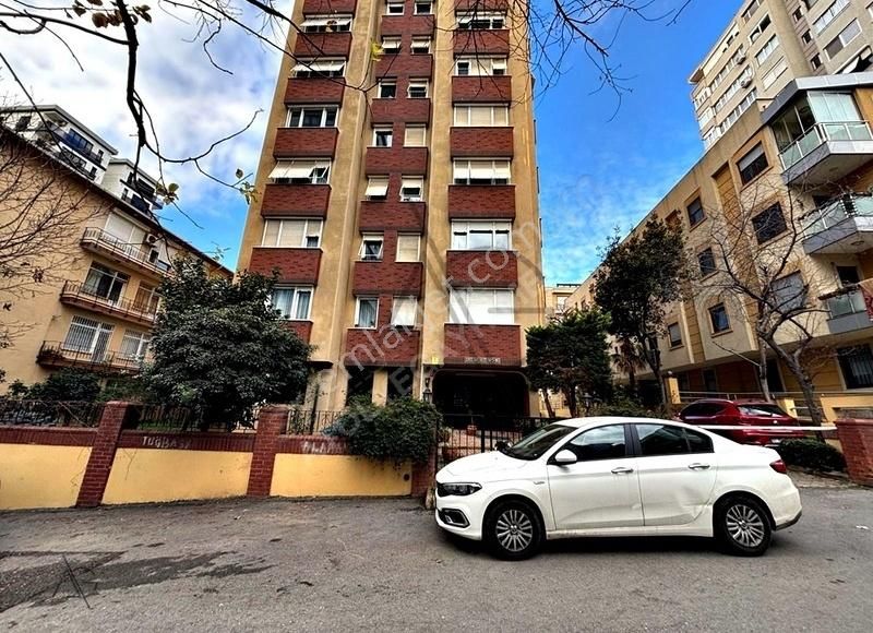 Kadıköy Caddebostan Satılık Daire Atölyeden Caddebostanda Bağdata 6.bina 2000 Yapımı 90m2 Net 3+1