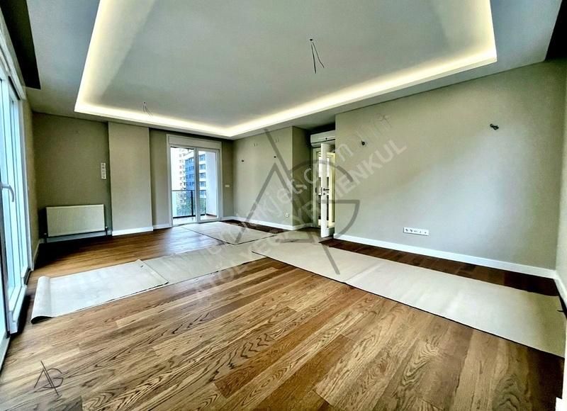 Kadıköy Erenköy Satılık Daire Atölyeden Caddebostan Ömerpaşada Sıfır 110m2net Kattatek 3+1 Boş