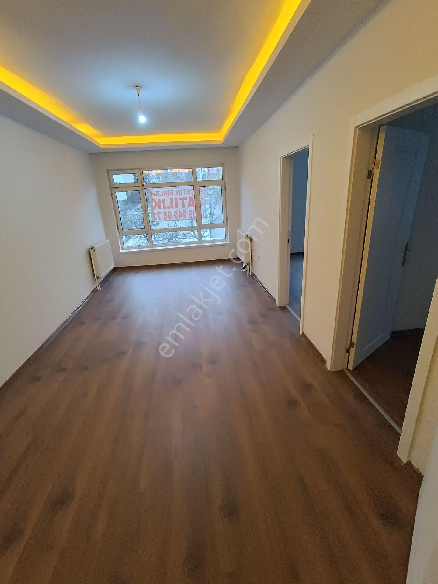 Mamak Saimekadın Satılık Daire Saimekadın'da 120m2 3+1 Caddeye Yakın Sıfır Yapılı 3 Balkon Isı Yalıtımlı 1. Kat Güney Satılık