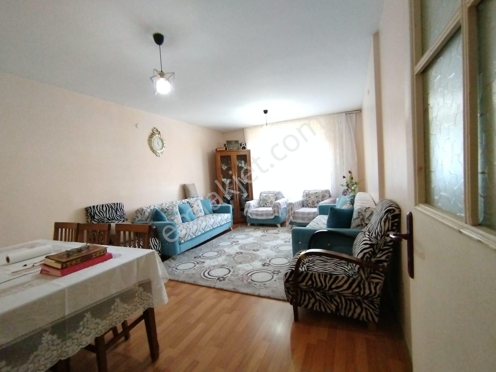 Adapazarı Korucuk Satılık Daire Remax Hür Yeşim Kara'dan Korucuk Merkezde Geniş 3+1 Satılık Daire