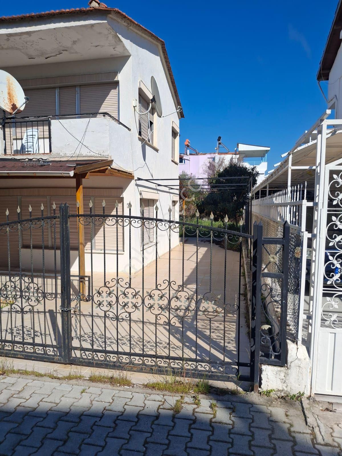 Kuşadası Karaova Satılık Daire Kuşadası Sahil Sitelerinde Satılık Villa