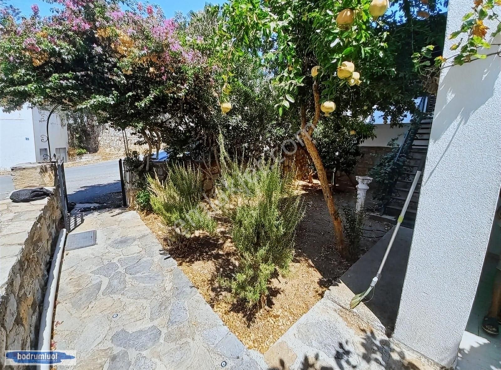 Kumbahçe'de Müstakil Bahçeli 4+1 - Görsel 3