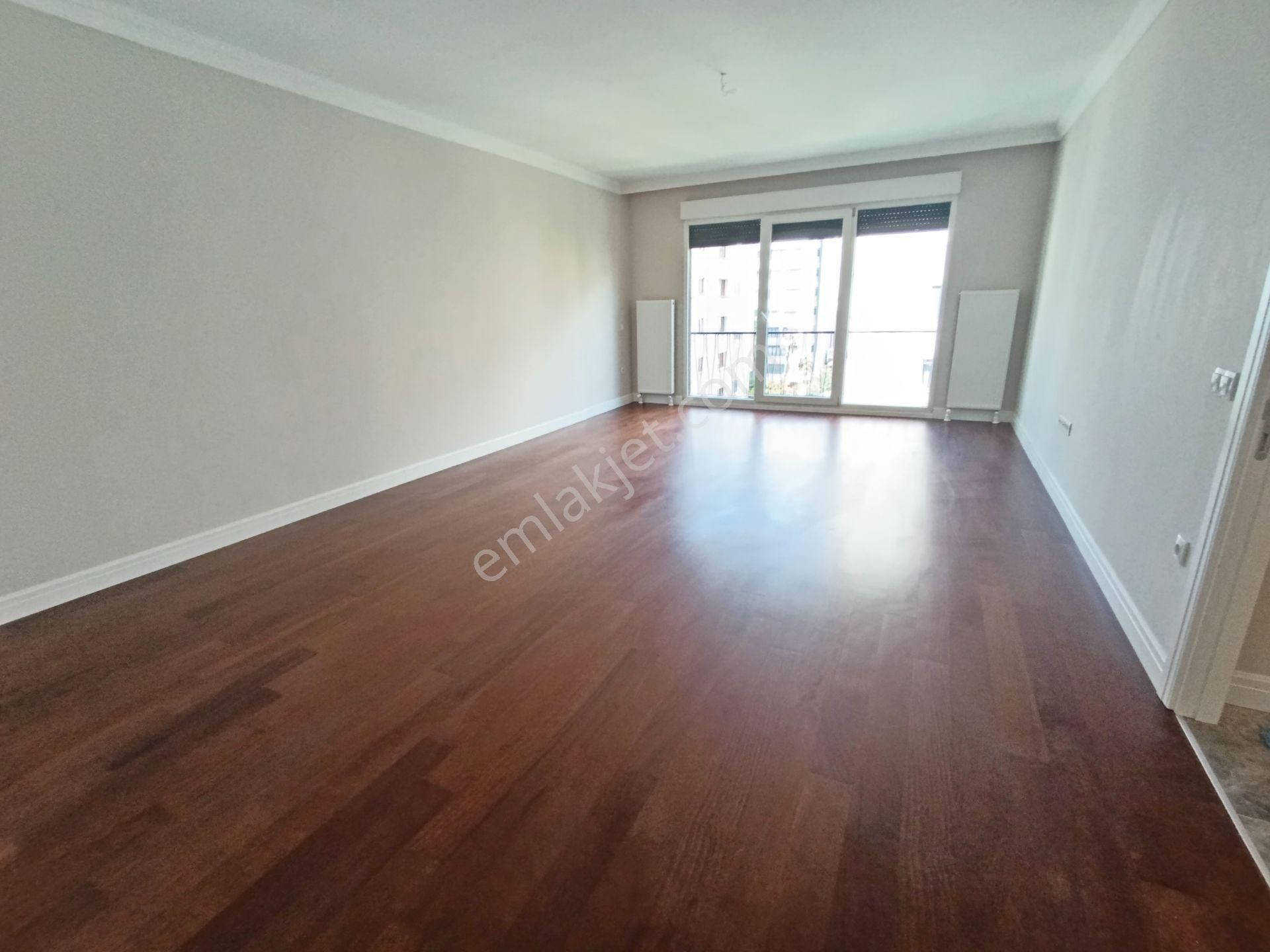 Erenköy Kaşanelerde Marmaraya Yakın Sıfır Binada 2+1 Daire Emlak Masası