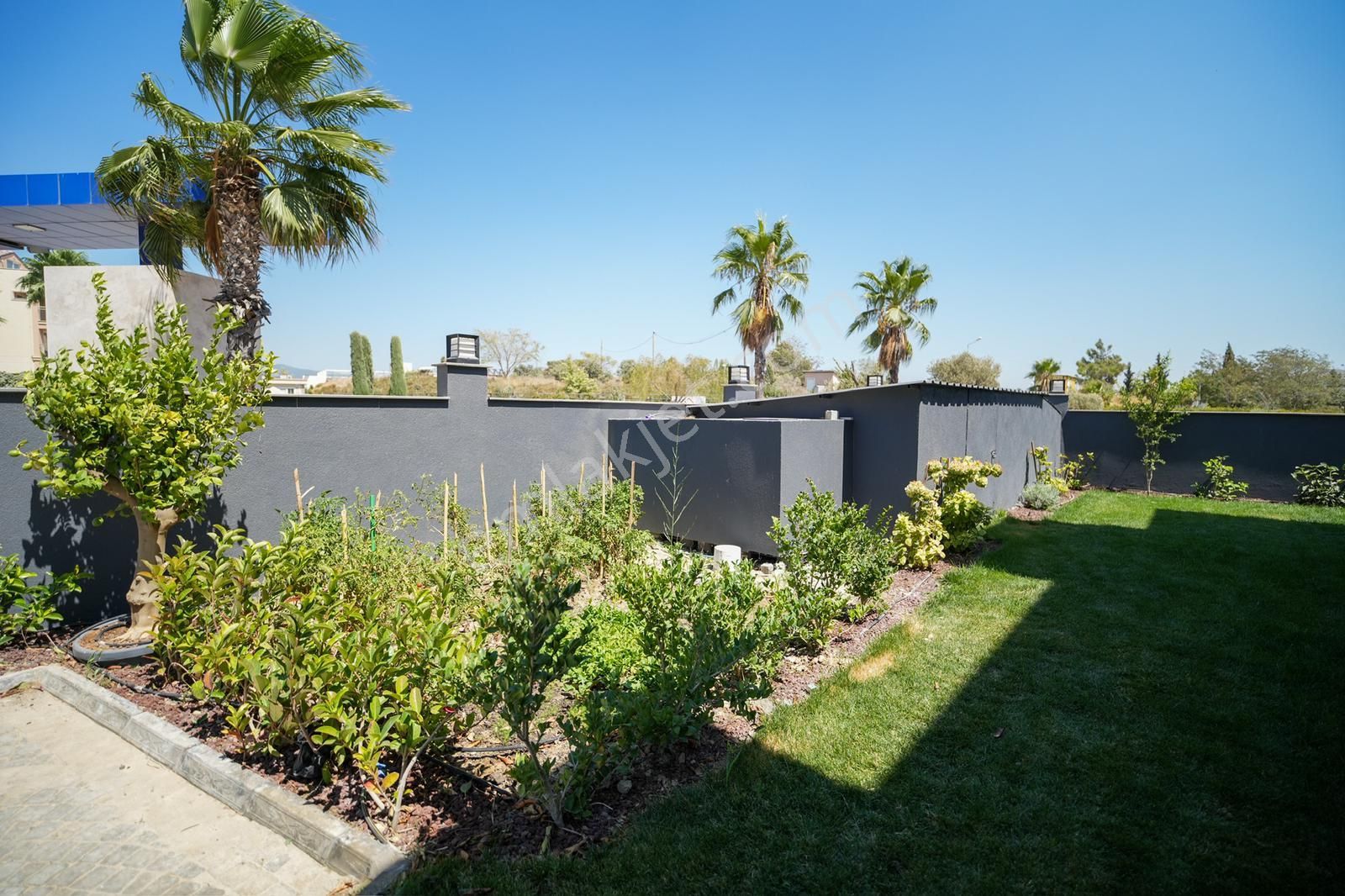 Kuşadası'n Da Golf Sahası Ve Deniz Manzaralı Müstakil Lüks Villa - Görsel 9