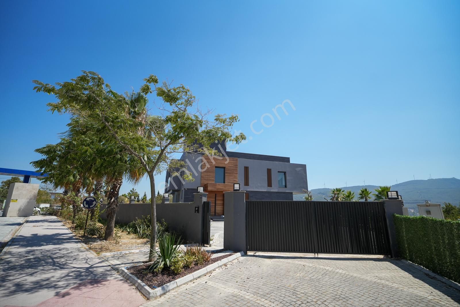 Kuşadası'n Da Golf Sahası Ve Deniz Manzaralı Müstakil Lüks Villa - Görsel 6