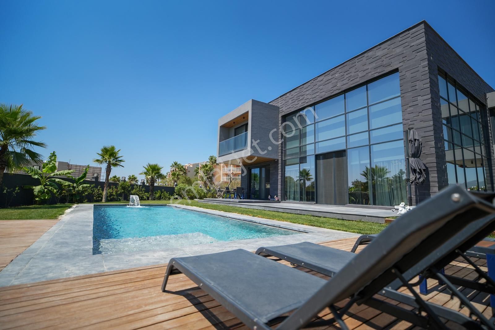 Kuşadası'n Da Golf Sahası Ve Deniz Manzaralı Müstakil Lüks Villa - Görsel 4