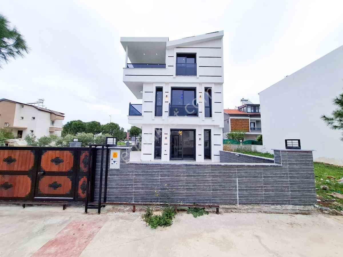 Cool '' Dan Benzersız Havuzlu Tam Müstakıl Bahçelı Vılla