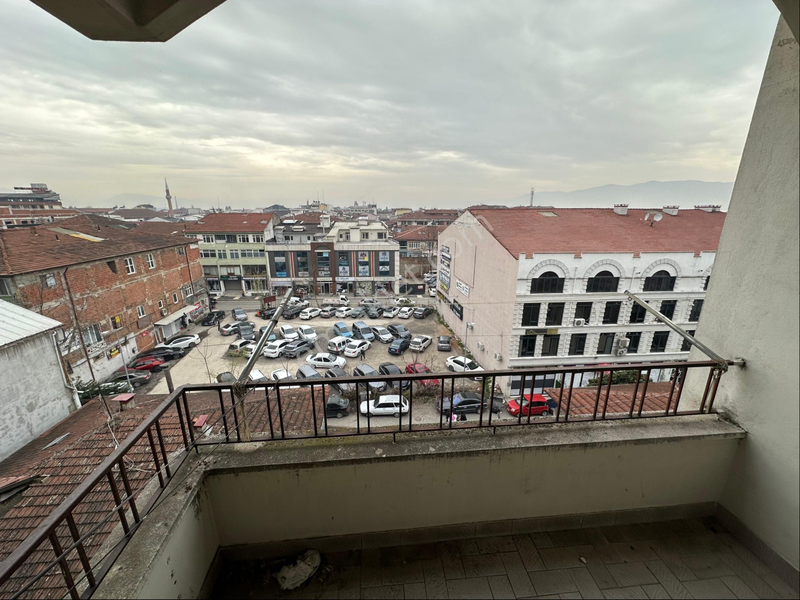 Düzce Merkezde Satılık 3+1 Daire - Görsel 30