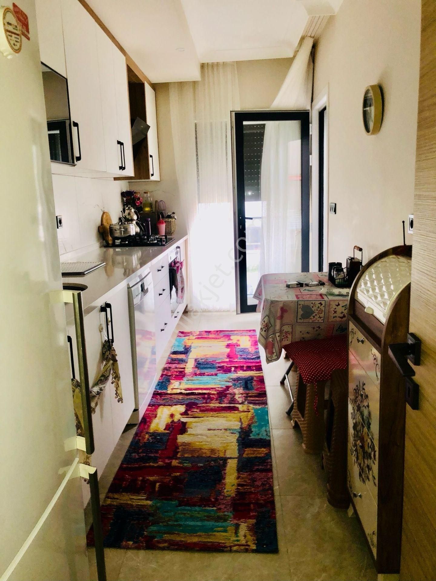 Sarımsaklı Merkezi Konumda Yeni Bina Satılık Daire