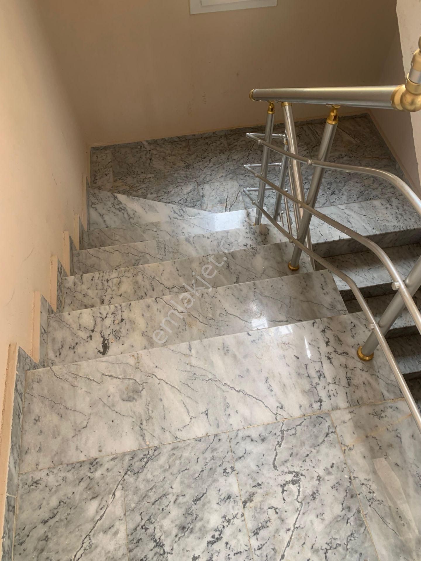 Didim Altınkum Mahallesinde Denize Yürüme Mesafesinde Eşyalı 2+1 Satılık Daire - Görsel 11