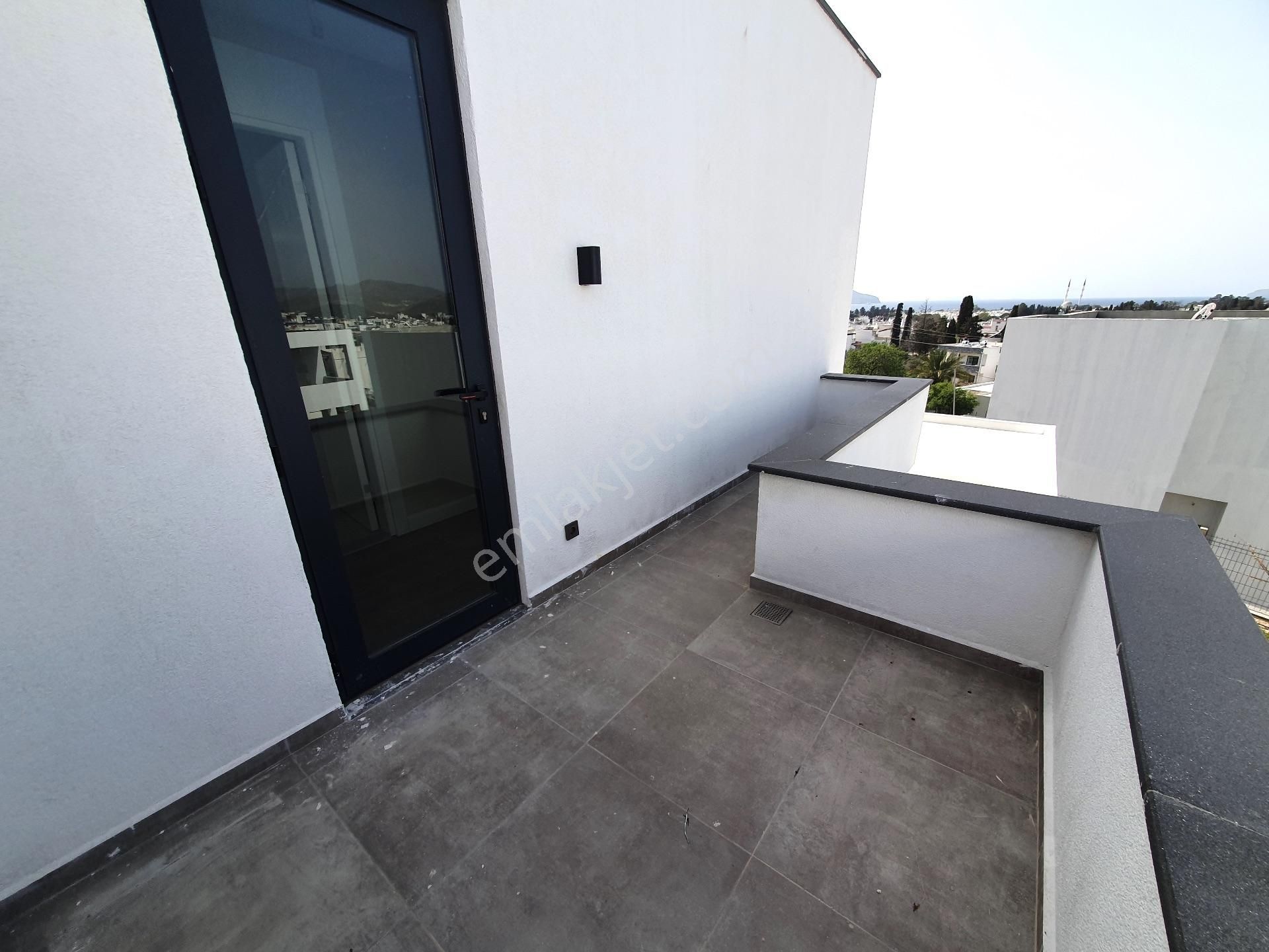 Turgutreis Merkezde Yemyeşil Bahçe İçinde Müstakil 3+1 Villa - Görsel 24