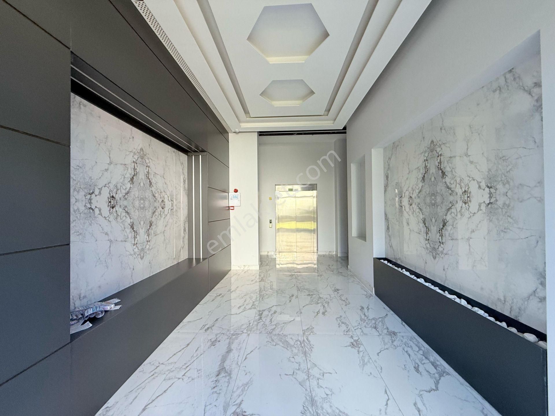 Arve'den Tece'de Sahile Yakın,havuzlu Ve Konforlu 1+1 - Görsel 17