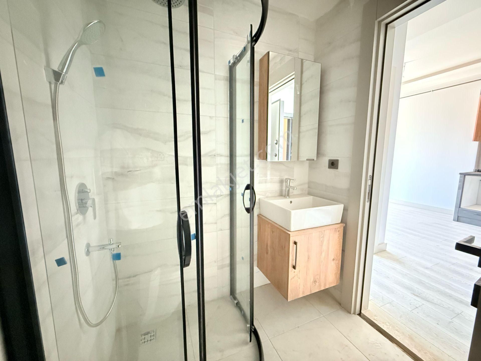 Arve'den Tece'de Sahile Yakın,havuzlu Ve Konforlu 1+1 - Görsel 5