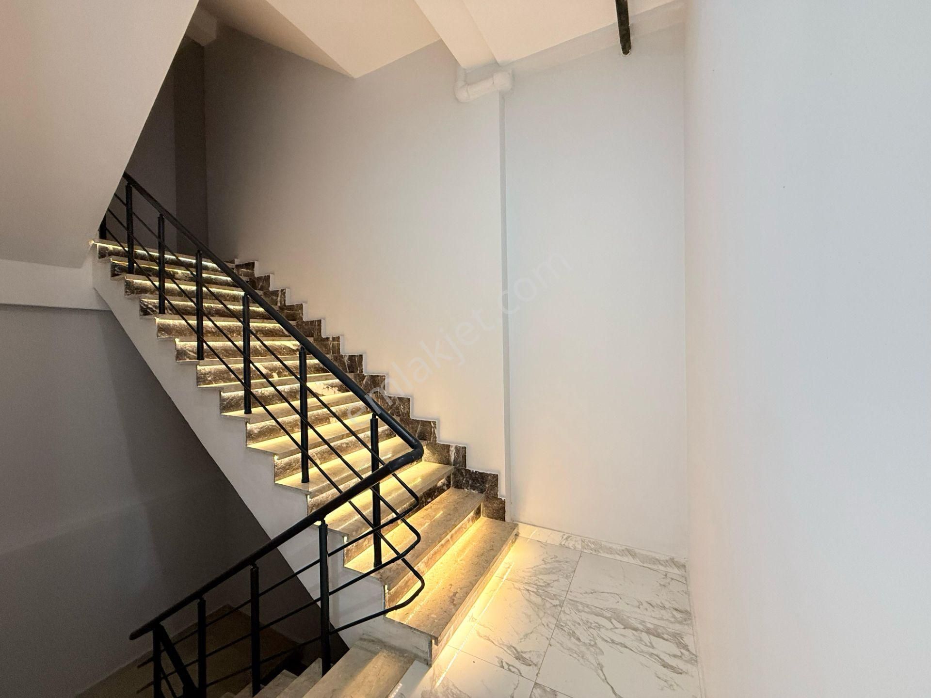 Arve'den Tece'de Sahile Yakın,havuzlu Ve Konforlu 1+1 - Görsel 16