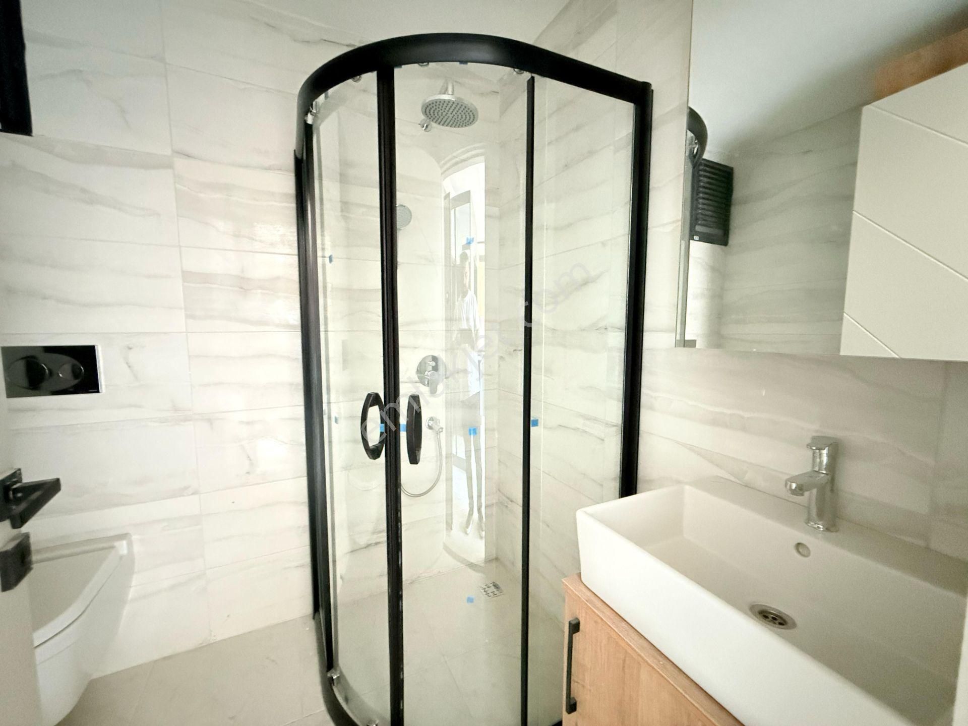 Arve'den Tece'de Sahile Yakın,havuzlu Ve Konforlu 1+1 - Görsel 3