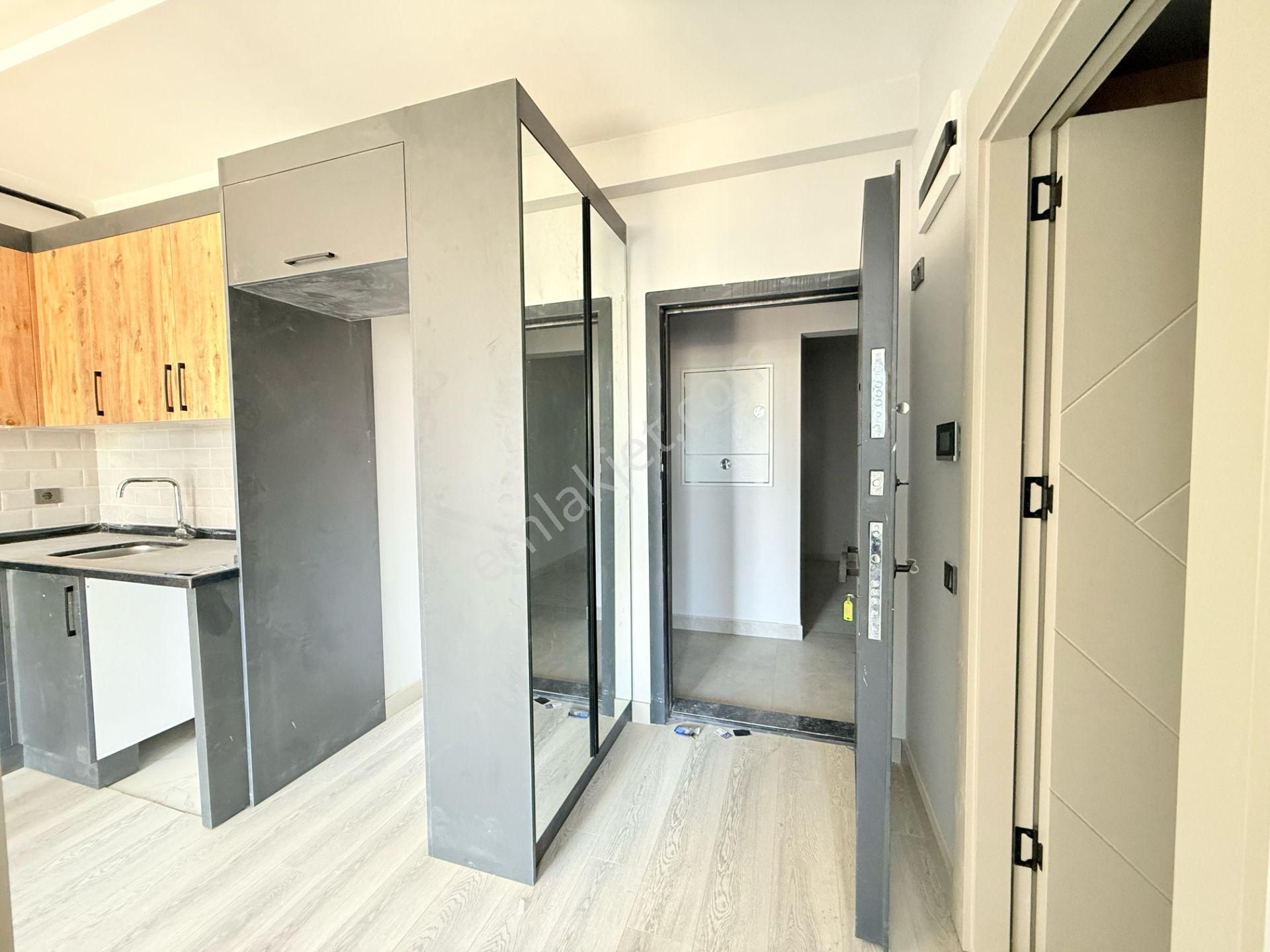 Arve'den Tece'de Sahile Yakın,havuzlu Ve Konforlu 1+1 - Görsel 13