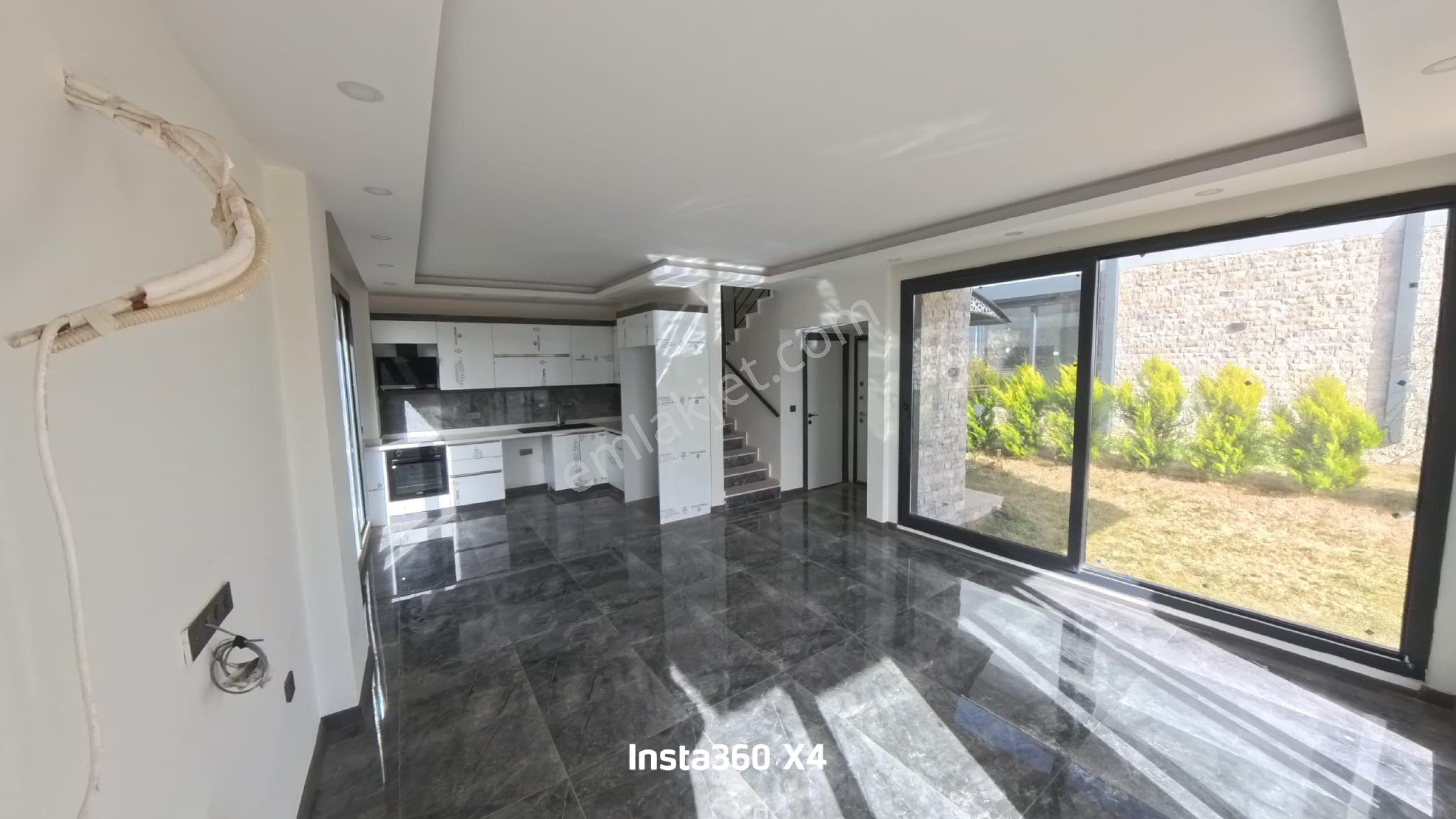 Havuzlu Özel Sitede Müstakil 3+1 Villa - Görsel 35