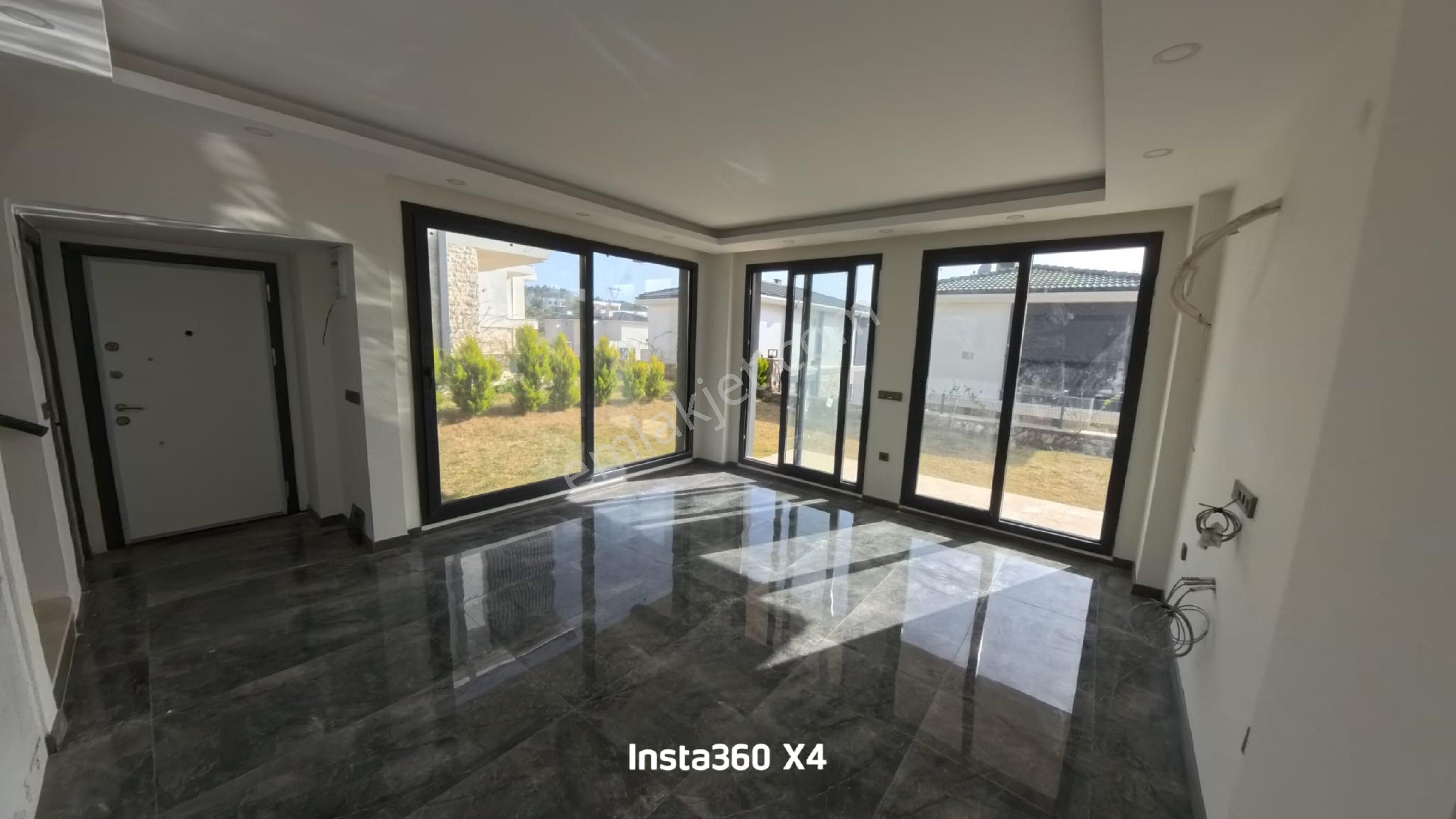 Havuzlu Özel Sitede Müstakil 3+1 Villa - Görsel 31