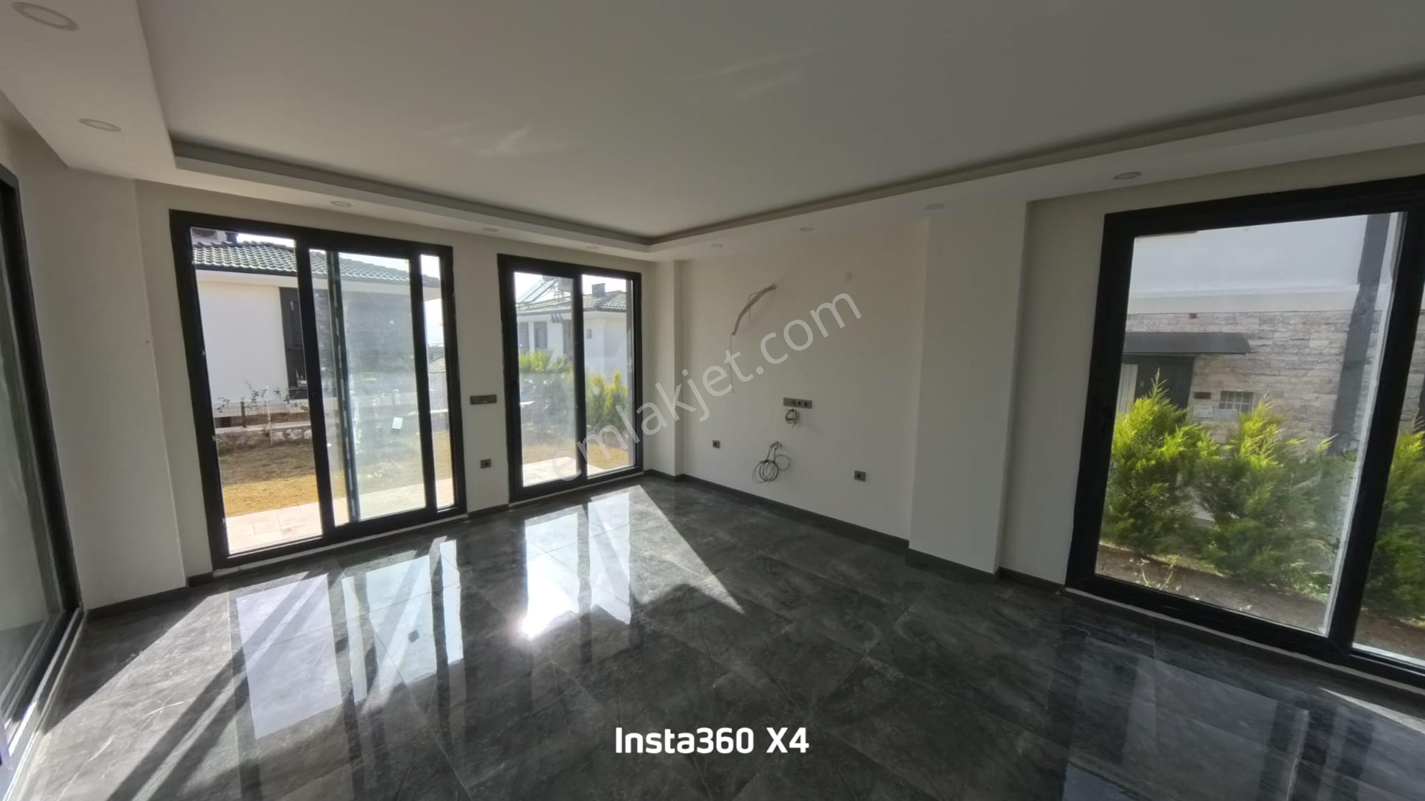 Havuzlu Özel Sitede Müstakil 3+1 Villa - Görsel 24