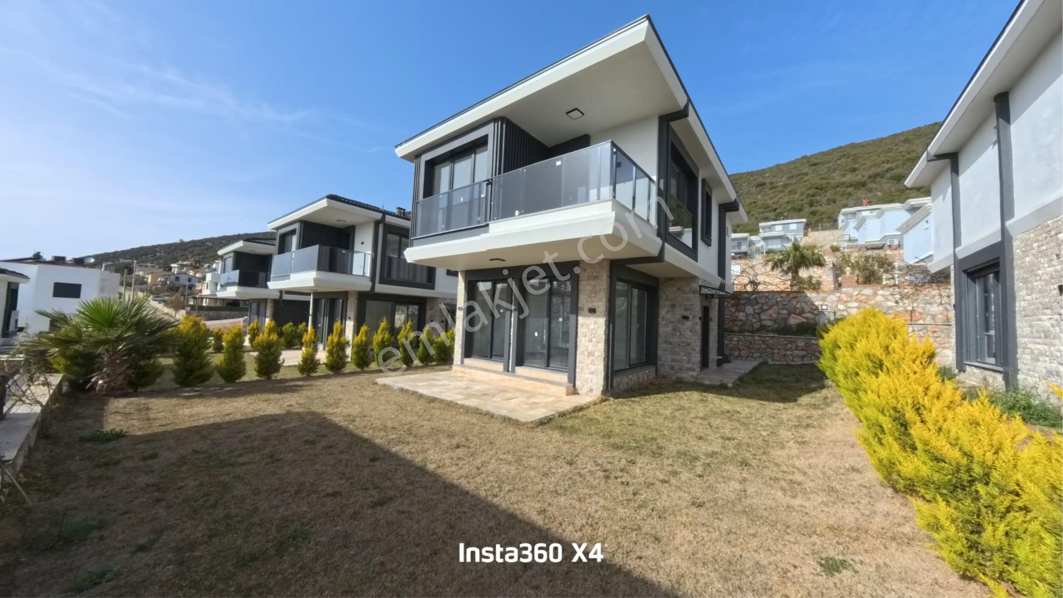 Havuzlu Özel Sitede Müstakil 3+1 Villa - Görsel 29