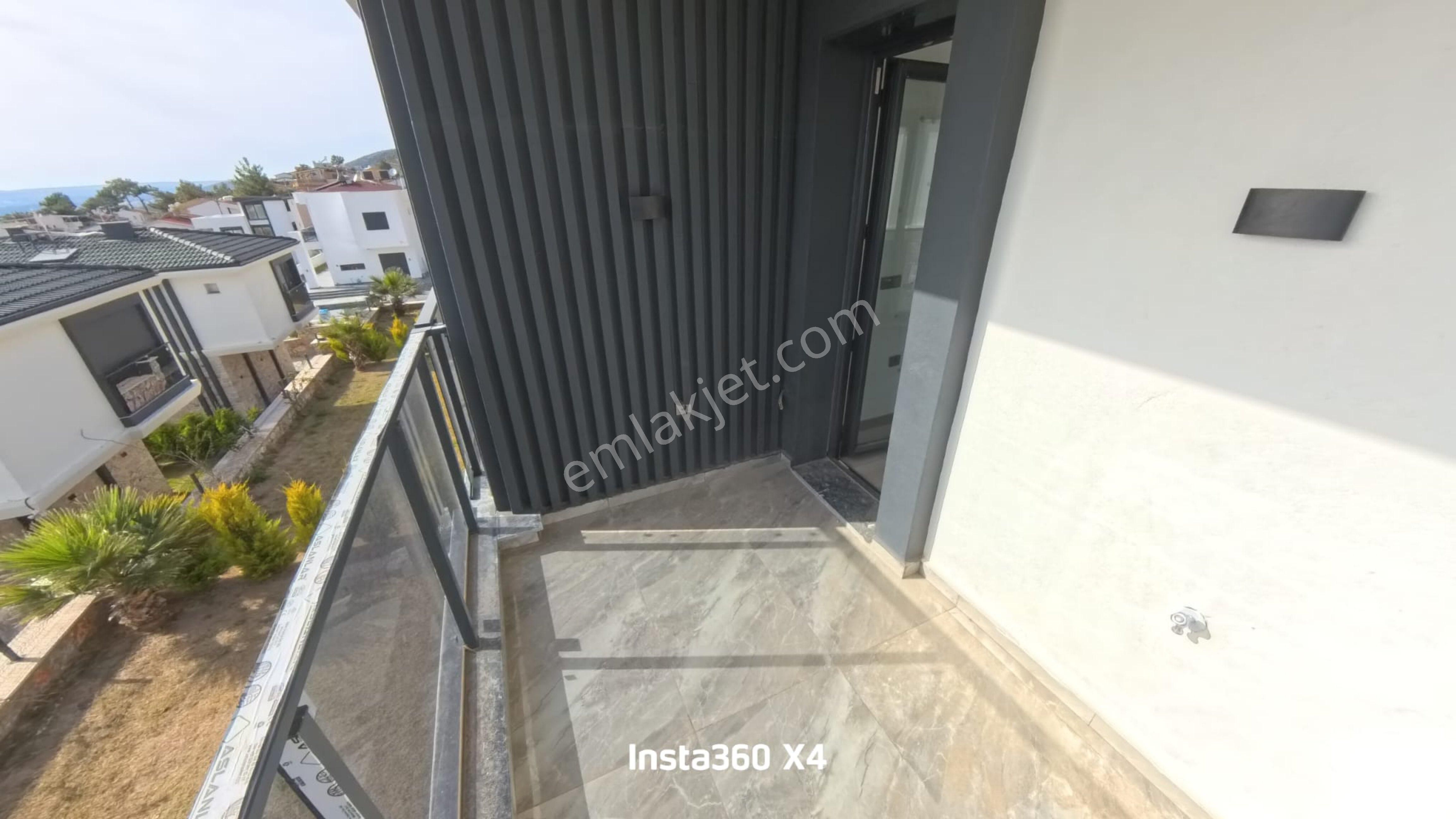 Havuzlu Özel Sitede Müstakil 3+1 Villa - Görsel 17