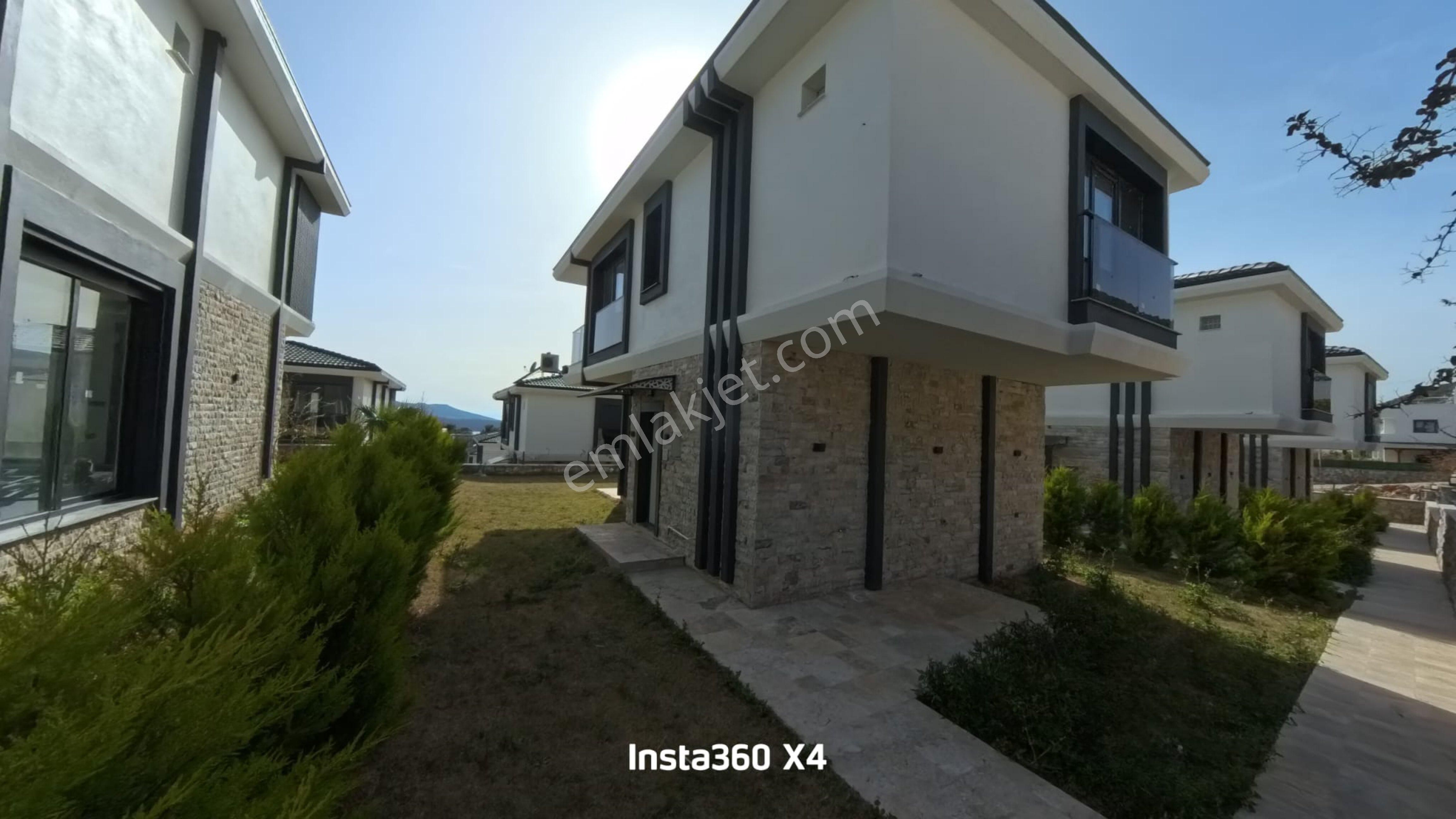 Havuzlu Özel Sitede Müstakil 3+1 Villa - Görsel 34