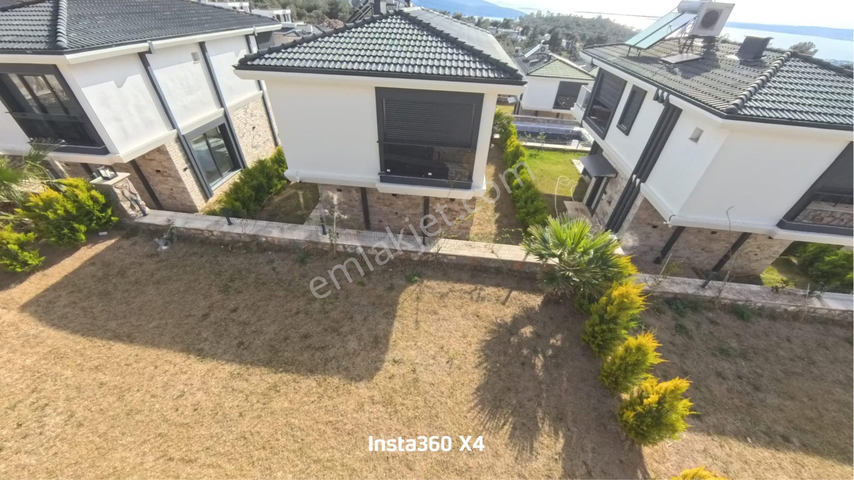 Havuzlu Özel Sitede Müstakil 3+1 Villa - Görsel 15