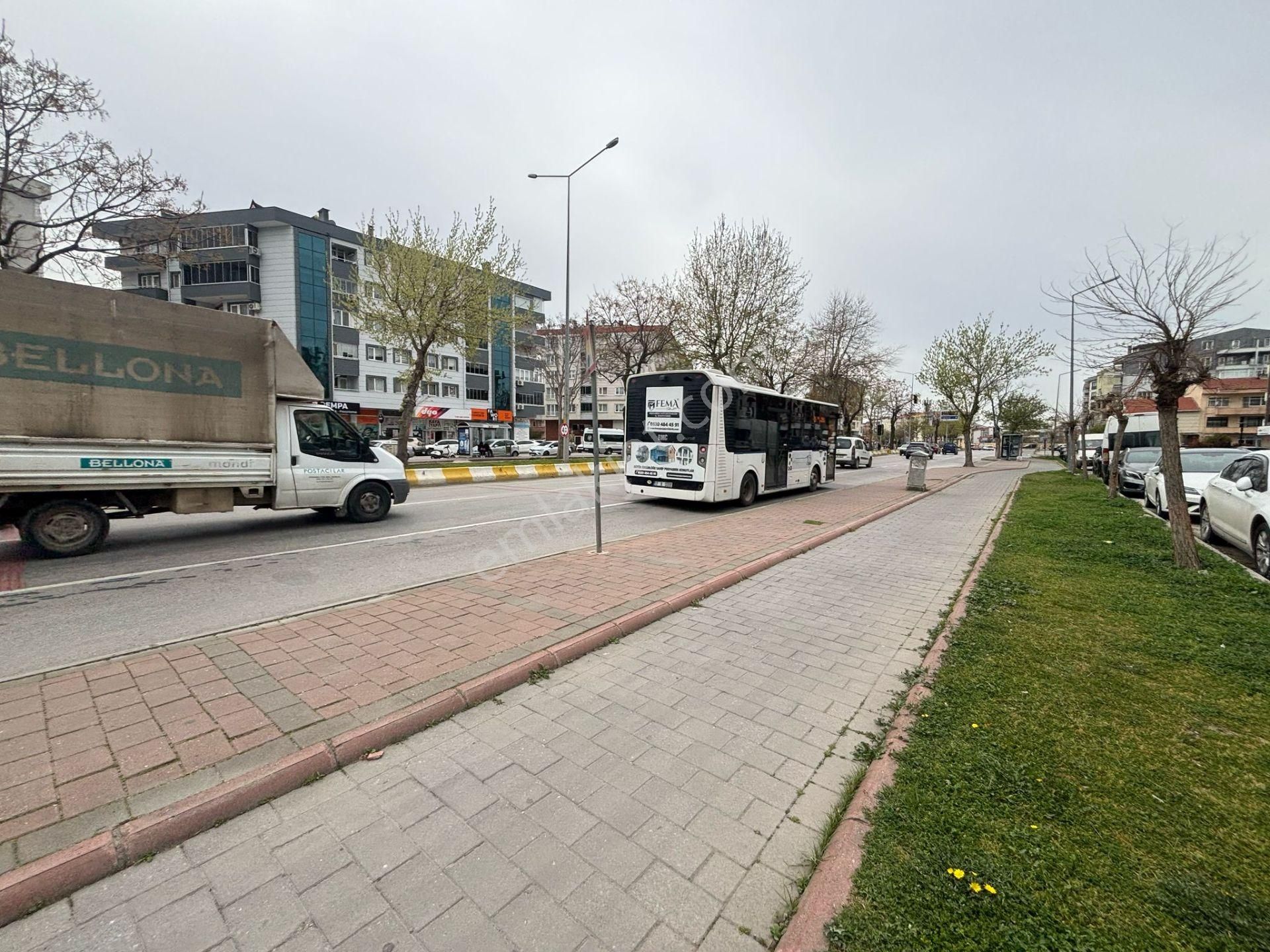 Çanakkale Merkez Troya Caddesinde Satılık 1+1 Daire - Görsel 2