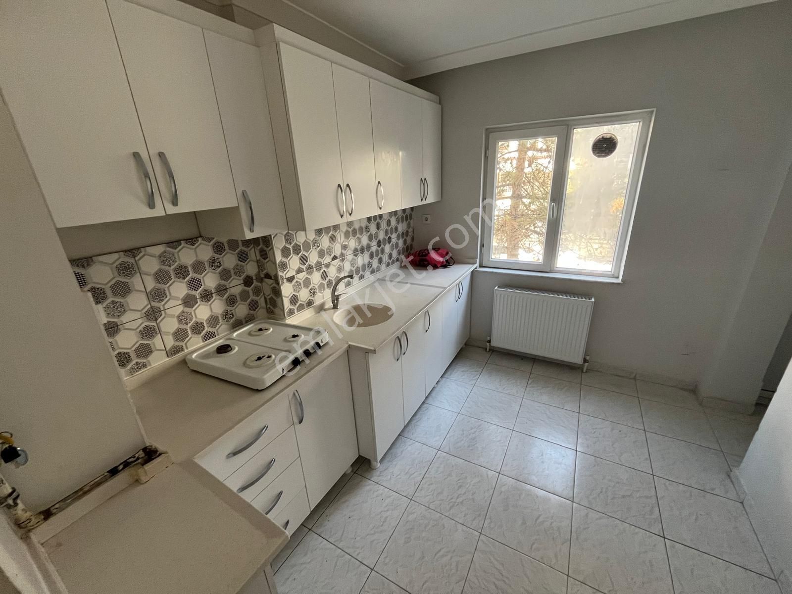 Atatürk Mh'de Altında Daire Olan Full Yapılı 3+1 Y.giriş Daire