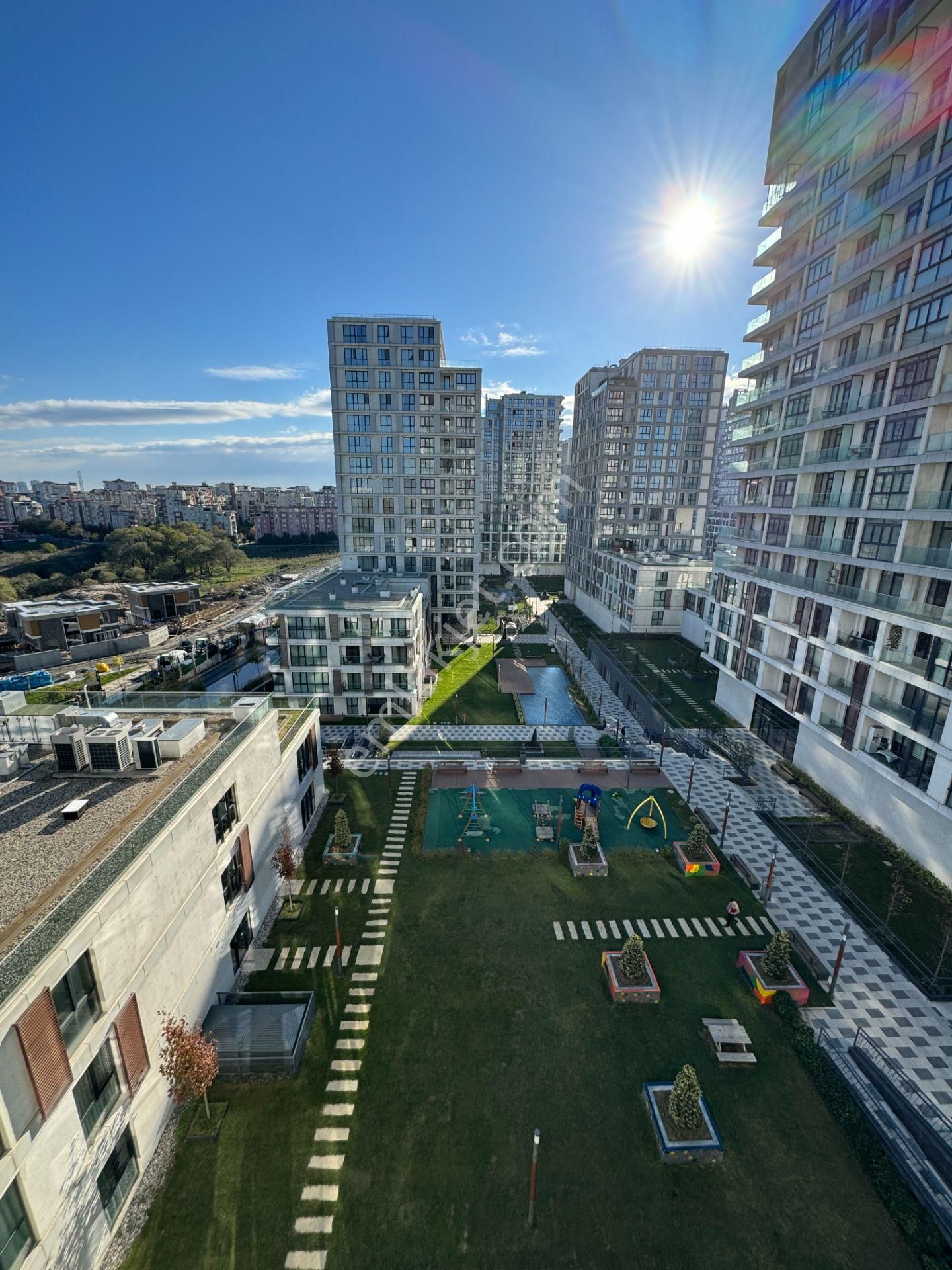 Bahçeşehir Strada 1. Etap Satılık 160 M2 Geniş Balkonlu Boş 3+1 - Görsel 2