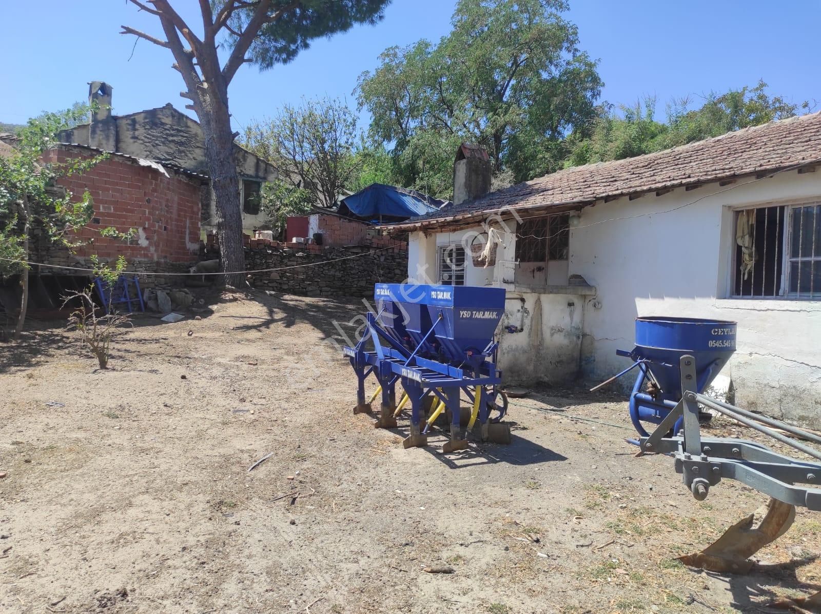 Sayrakçı Köyü Sökede Satılık Köy Evi