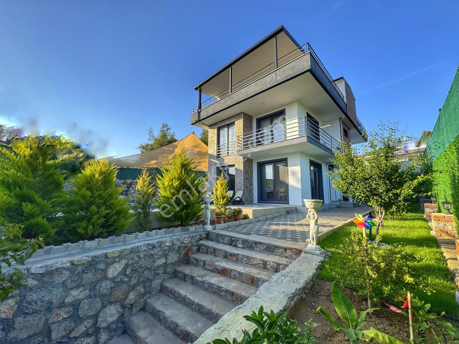 Stop’tan Eldirek 4+1 Havuzlu Villa