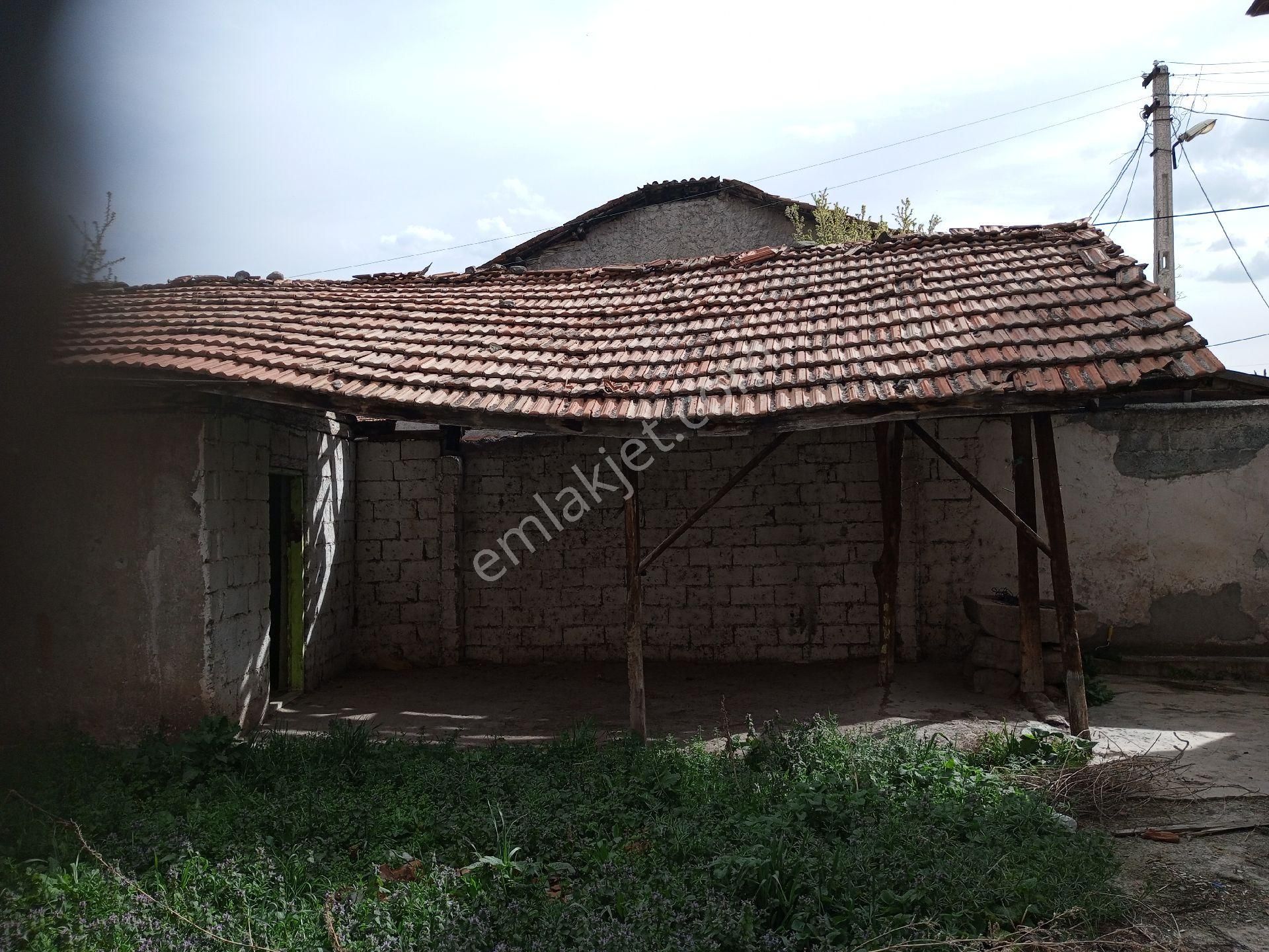 Gümüşhacıköy Satılık Müstakil Bahçeli Ev Asemlak Satıyor - Görsel 3