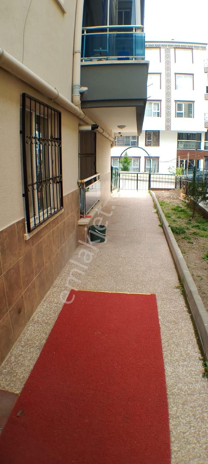 Ankara Mamak Bostancık Mh. Satılık 2+1 /90m2 Daire Giriş Kat Asansörlü İskanlı