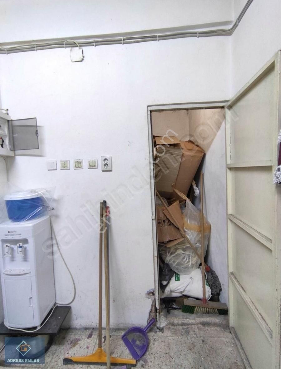 Adressten Cennet Mah. E-5 'e Çok Yakın Kiralık 160 M2 Dükkan