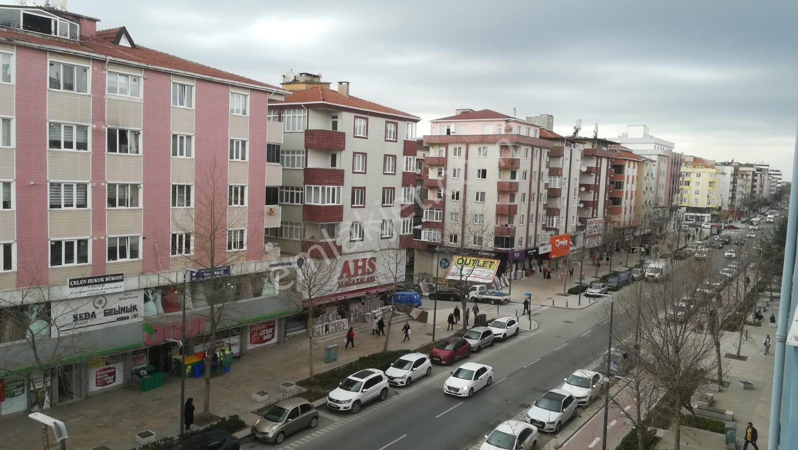 Atatürk Caddesinde Prestijli Konumda Daire
