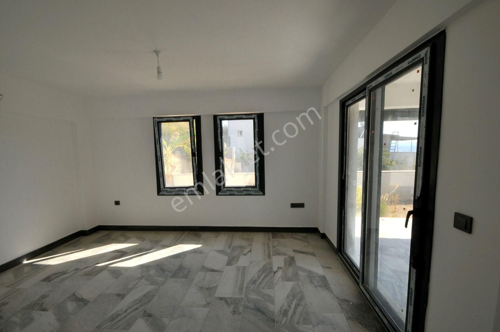 Satılık Müstakil Bahçeli Yeni Villa Denize Yakın Özel Plajlı Ev - Görsel 21