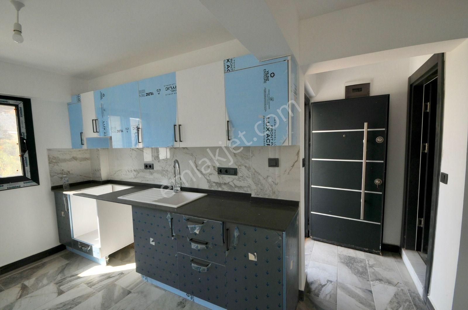 Satılık Müstakil Bahçeli Yeni Villa Denize Yakın Özel Plajlı Ev - Görsel 16