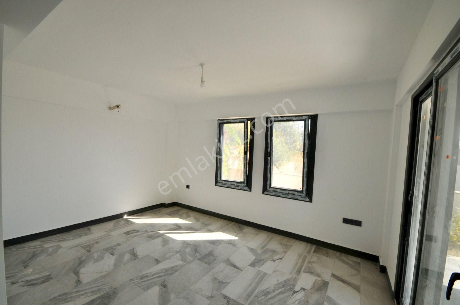 Satılık Müstakil Bahçeli Yeni Villa Denize Yakın Özel Plajlı Ev - Görsel 12